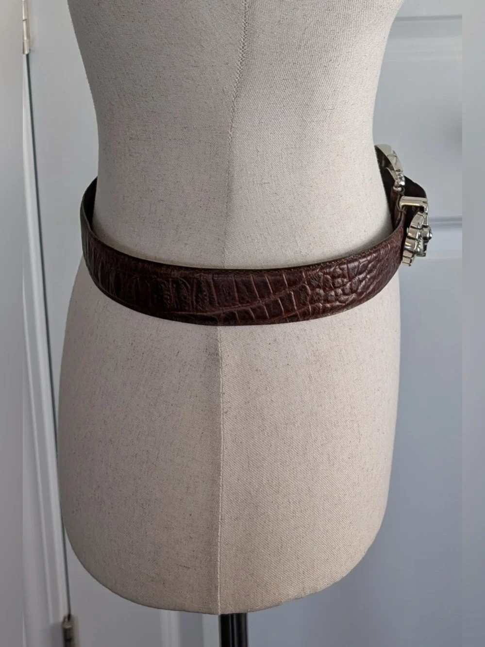 Vintage Captiva Collectibles Brown Croc-Embossed Leather Belt Silver Buckle Sz S